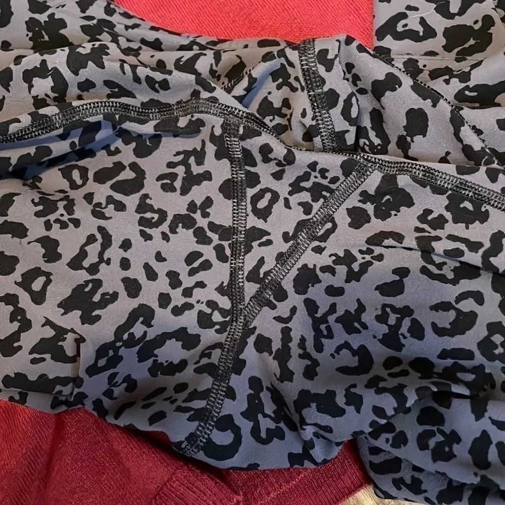 Athleta women’s small leggings Leopard Elation Ultra High Rise Tights grey black - Picture 4 of 5